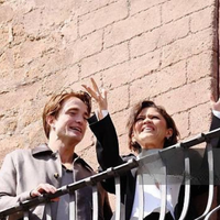Campidoglio appearance stars Robert Pattinson and Zendaya wear stylish tailored outfits, adding a bold fashion statement to the streets of Rome.