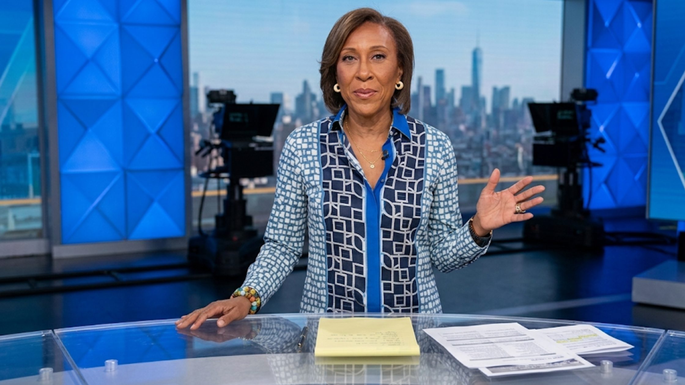 Good Morning America Robin Roberts 2025 Cobalt Blue Teal Geometric Print Tailored Blouse