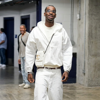 Shai Gilgeous-Alexander Thunder Vs Spurs white hooded jacket with oversized fit and minimalist NBA tunnel fashion design