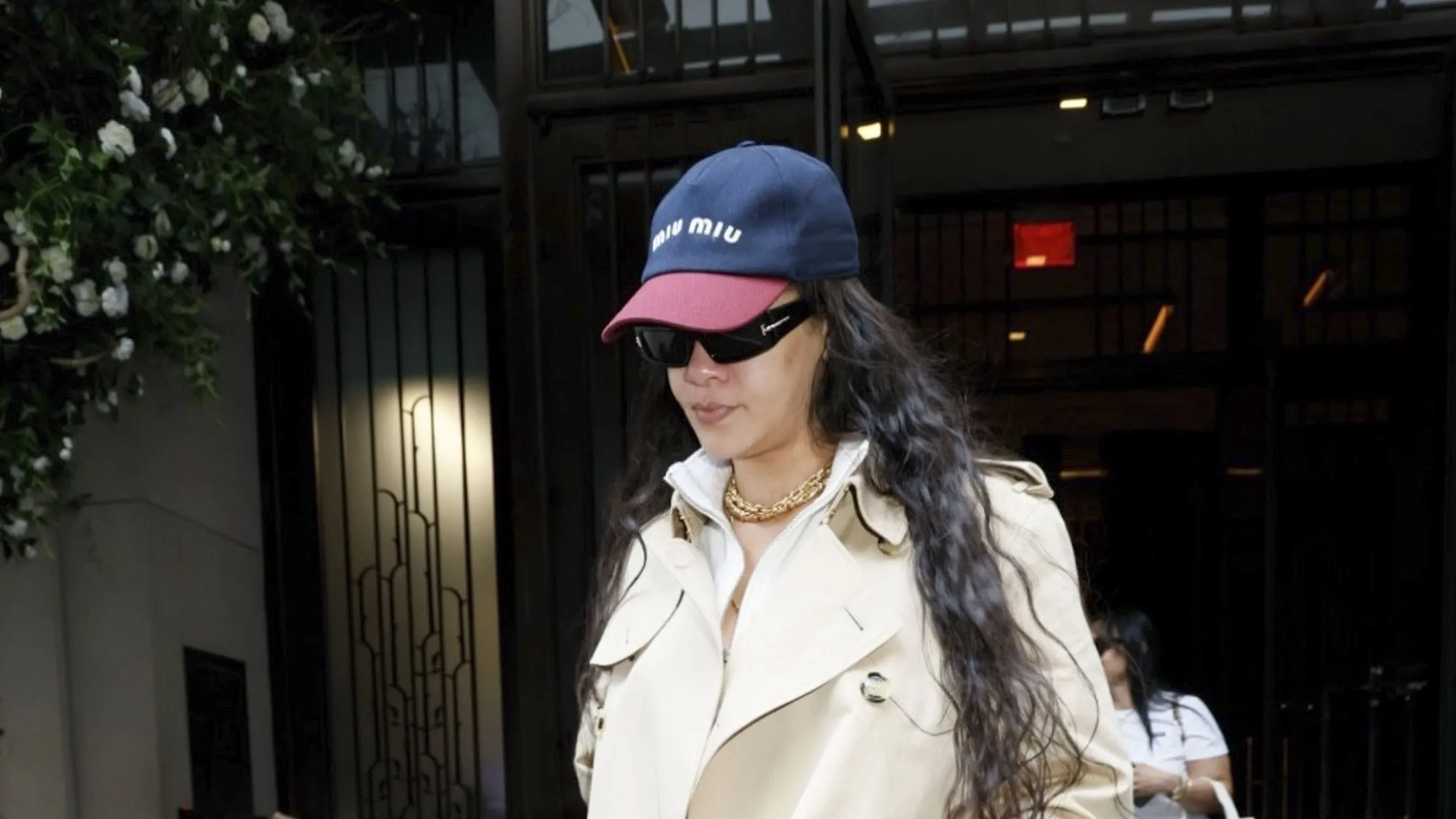 Rihanna New York City 2026 Trench Coat: The Ultimate Celebrity-Inspired Winter Style Statement